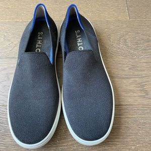 Black Rothy’s sneakers